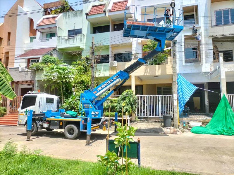 รถกระเช้าถาดใหญ่ 10 เมตร ใช้ทำงานซ่อมไฟ ในฉะเชิงเทรา พร้อมพนักงานขับและเซฟตี้