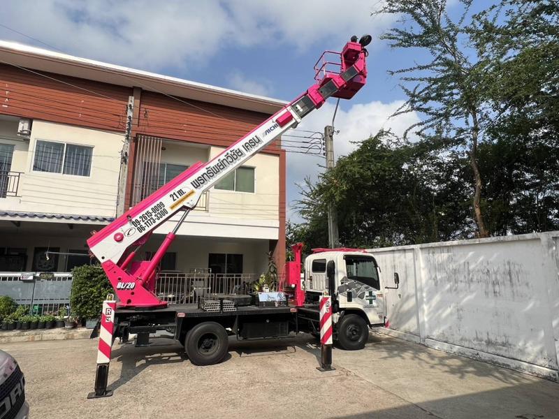 รถกระเช้า สูง 15 เมตร ใช้ทำงานติดตั้งไฟ ในกรุงเทพ พร้อมพนักงานขับและเซฟตี้